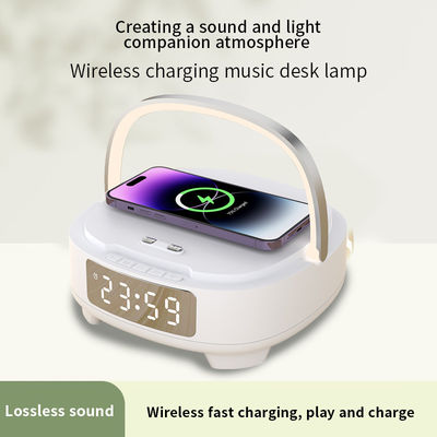 Reloj de alarma multifuncional cargador de teléfono altavoz Bluetooth 15W con luz nocturna