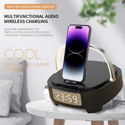 Reloj de alarma multifuncional cargador de teléfono altavoz Bluetooth 15W con luz nocturna